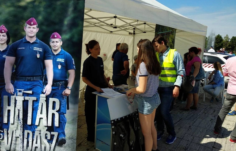 Miskolcon és Tiszaújvárosban is toboroztak