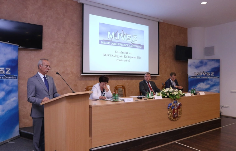 "Miskolc élni tud a lehetőségeivel" – megyei jogú városok jegyzői tanácskoznak Miskolcon