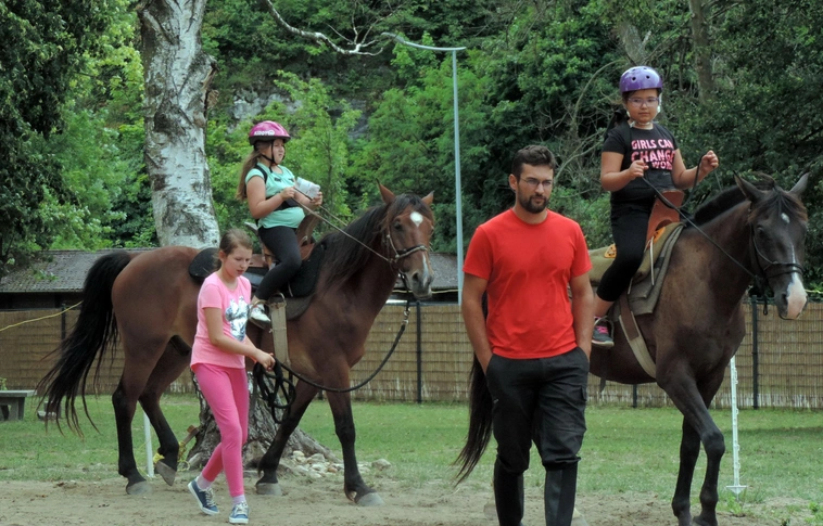 „Ez egy tökéletes hely” – Lovas-íjász tábor a Lovagi Tornák Terén