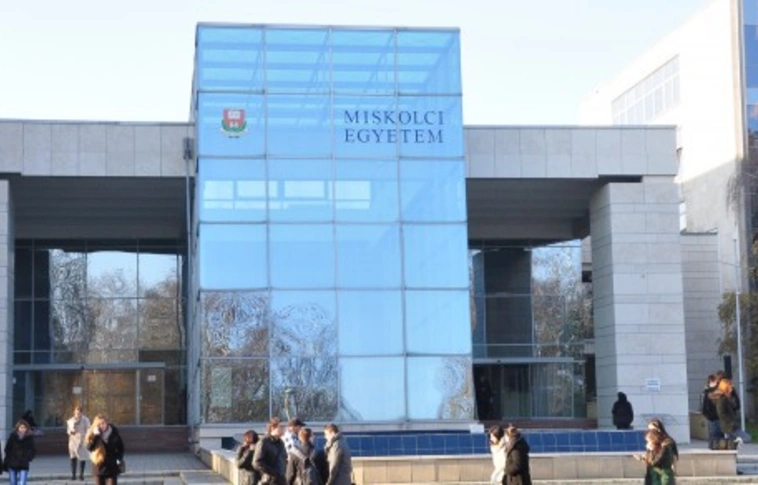 Együttműködési megállapodást kötött a Miskolci Egyetem Gazdaságtudományi Kara és az OBA