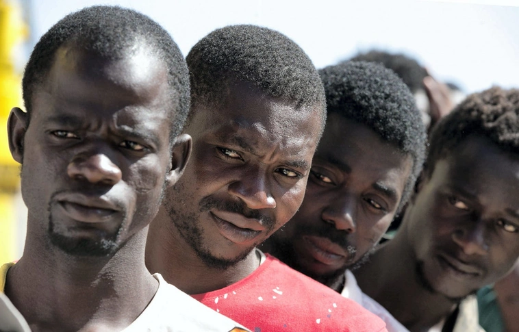 Illegális migránsokat tartóztattak fel Emődnél