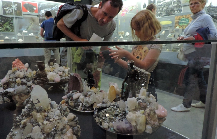 Egy éjszaka nem elég ennyi kulturális kalandra! – A Pannon-tenger Múzeum és a Lévay József Muzeális Könyvtár is megtelt az éjszaka