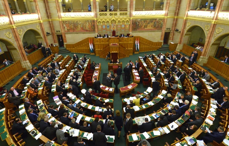 Miniszterelnököt választ az Országgyűlés