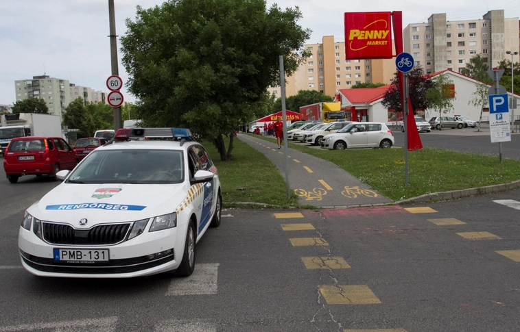 Bombariadó: több miskolci élelmiszerboltban is keresték a robbanószerkezetet!