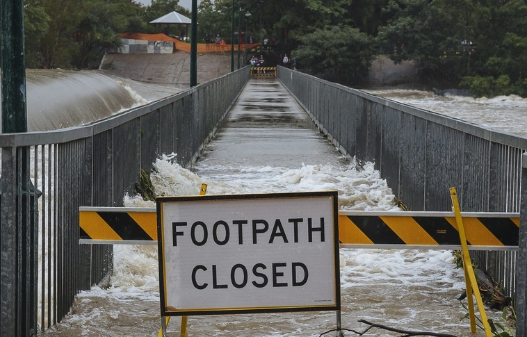 Tűz és víz pusztít Ausztráliában