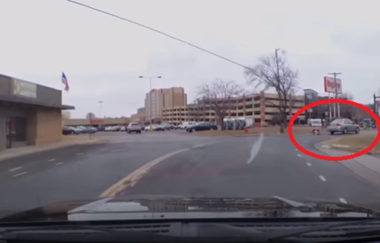 Hogyan kerülhet veszélybe a gyerekülésben gyermekünk? (Videóval!)