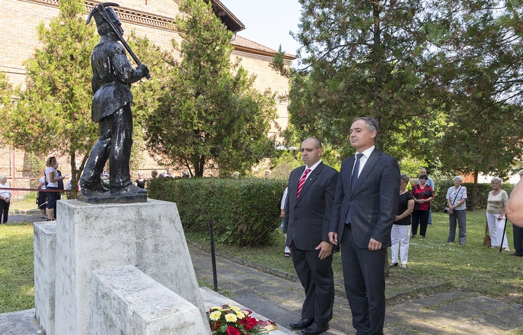 "Szerencse fel, szerencse le, ilyen a bányász élete" – Bányásznap Perecesen (Képgalériákkal!)