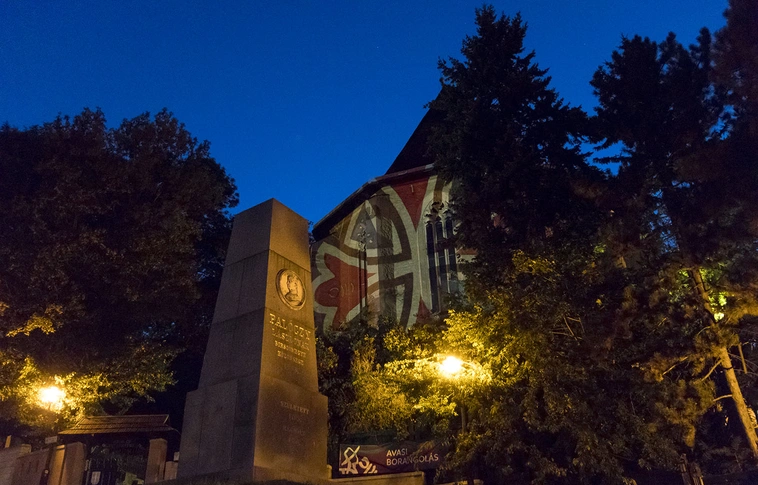 Különleges falatok, gondolatcsere a filmvilág nagyjaival, zamatos borok – Kvaterkáztunk az Avasi borospincék között