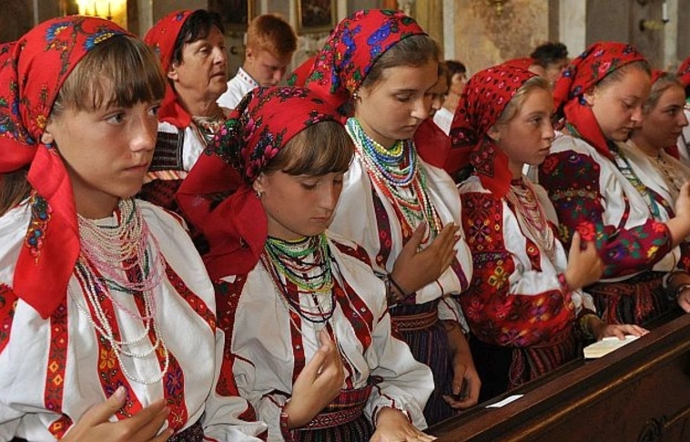 Lesz magyar mise a csángóknak