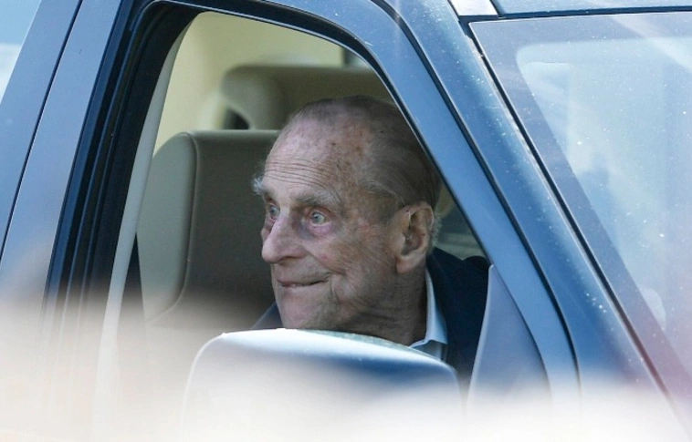 Fülöp herceg két nappal a baleset után biztonsági öv nélkül ült újra a volán mögé