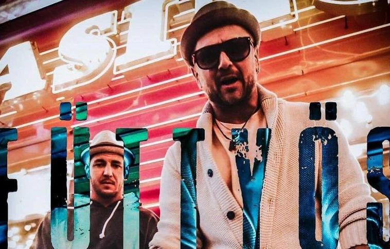 Ez igen! – Berobbant a köztudatba Majka, Curtis és Király Viktor legújabb dala (Videóval!)