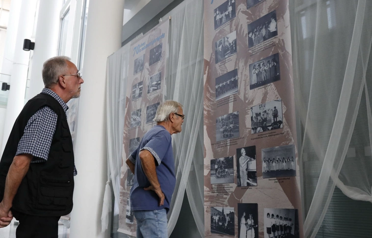 Kiállítás nyílt a Városházán: „Görögségünk képekben – 70 éve Magyarországon” 