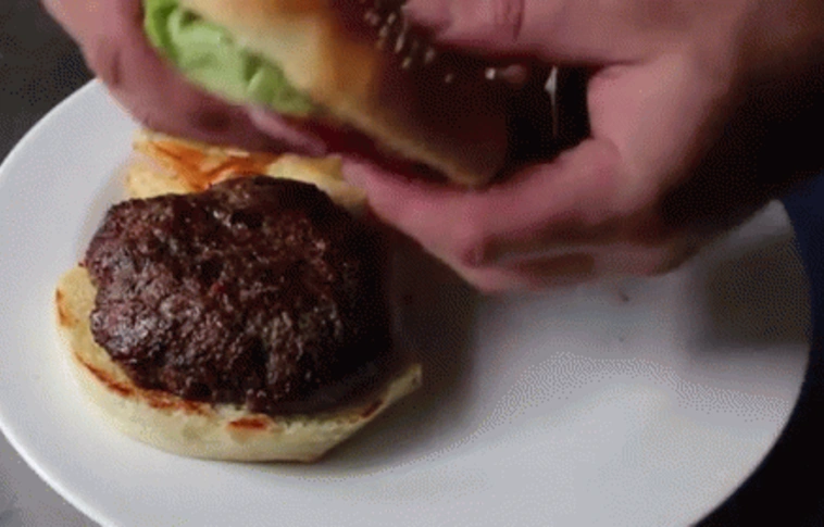 Nem hirdethetnek többé gyorskaját a londoni tömegközlekedési eszközökön 