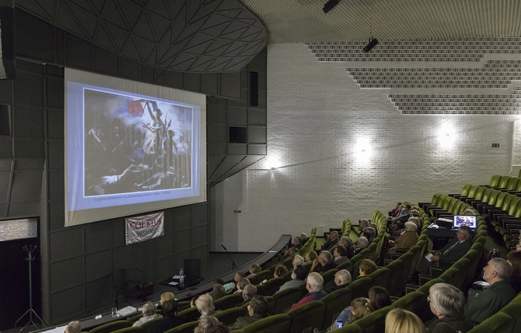 Hazafiság a művészetben - Máger Ágnes előadása a CÖF Klub Miskolc rendezvényén