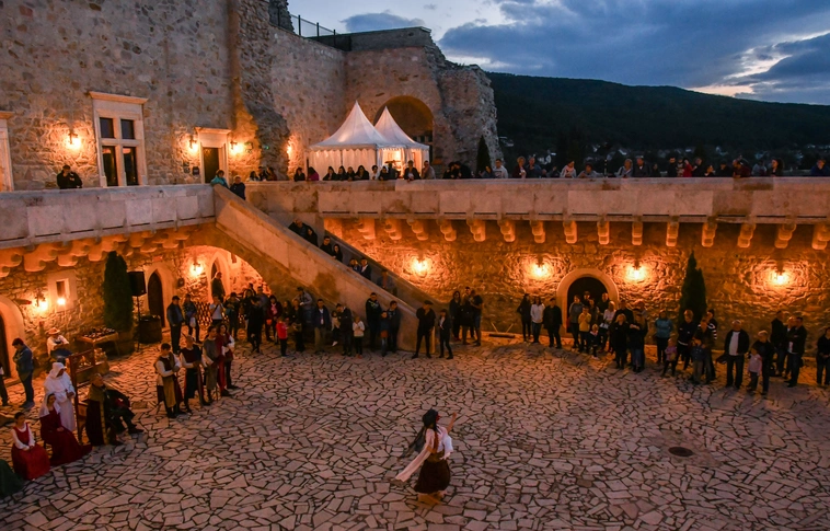 Lovagi bajvívás, szerelmi bájital, középkori legendák – A Diósgyőri vár legjobb pillanatai