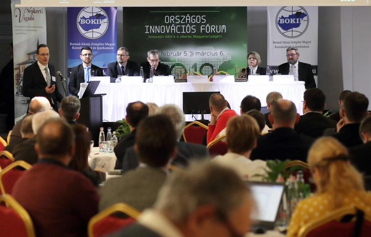 „Az innováció egyenlő a versenyképességgel” – Miskolcon kezdte meg országjárását az Innovációs Fórum 