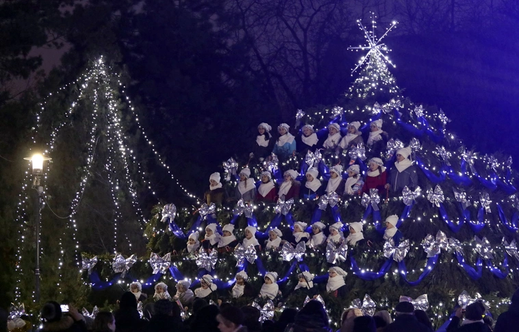Csengettyűkként csilingeltek a kórusverseny gyermekei az Éneklő Fenyőn (Képgalériával)
