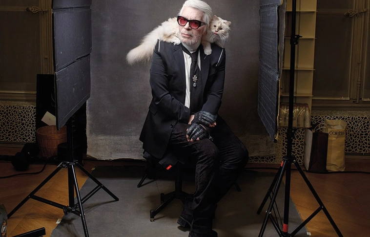 Meghalt Karl Lagerfeld, a világ egyik legelismertebb divattervezője