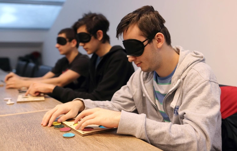  „Láttad már?” Látássérültek életével ismerkedtek a középiskolások