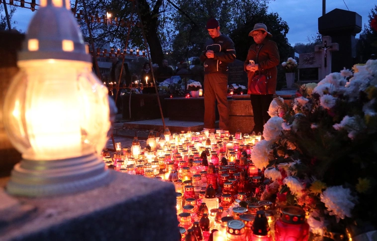 Óvatosságra int a katasztrófavédelem a mécsesek, gyertyák miatt