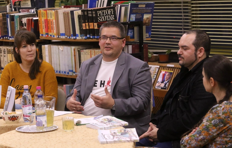 „Azt is beszippantja a város hangulata, aki nem itt született” – Bemutatták Reiman Zoltán Miskolc a várad, az életed! című könyvét