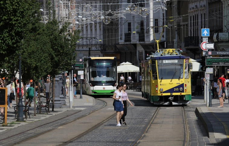 Régi Tátrákon gyakorolnak a villamosvezetők Miskolcon