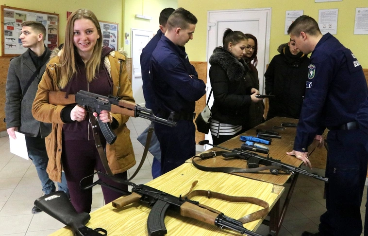 Nyílt nap: 400 újabb diák kezdi meg szeptembertől a tanulmányait a Miskolci Rendészeti Szakgimnáziumban