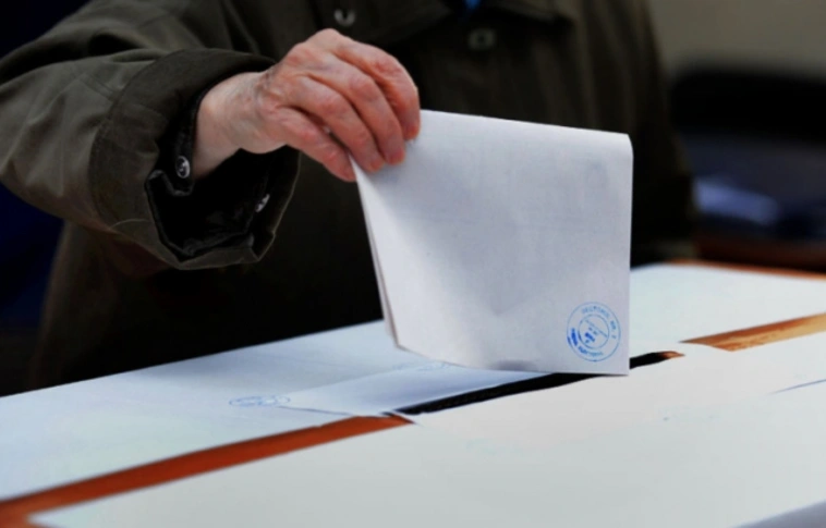 Egyelőre alacsony a részvétel a romániai népszavazáson