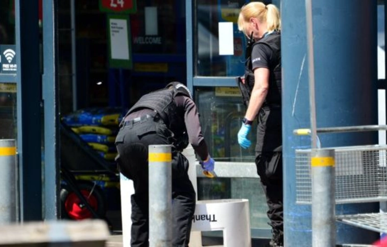 Savval öntöttek le egy 3 éves kisfiút