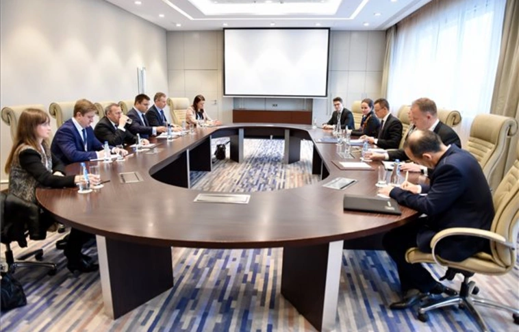 Szijjártó: Magyarország egy kisebbségvédelmi egyezmény megkötését javasolta Ukrajnának