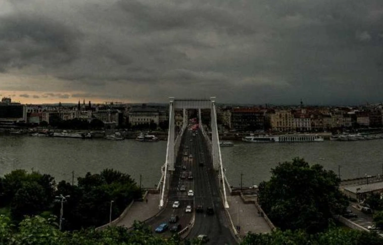 Országszerte tombolt a vihar éjszaka: több mint 200 helyszínre riasztották a tűzoltókat