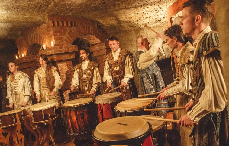 Újra szólnak a dobok a Miskolc Görömbölyi Grál Pincében