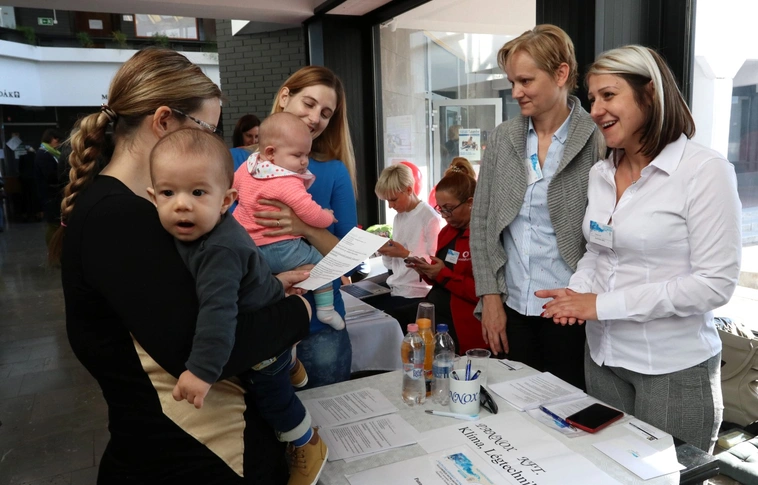 Munka és anyaság: állásbörze és konferencia kisgyermekes anyukáknak