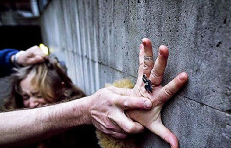 Kislánnyal erőszakoskodó férfit vettek őrizetbe Dombóváron