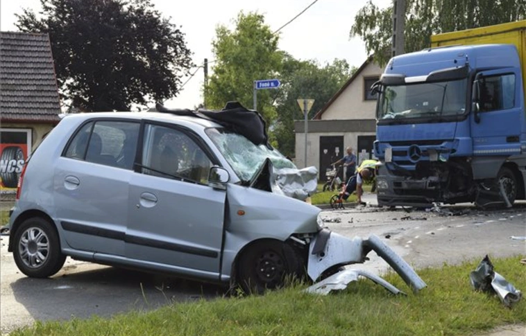 Halálos baleset történt Nyíregyházán (Helyszíni fotóval!)