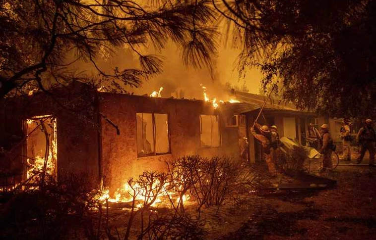 A kaliforniai tűzvész miatt Malibuban is elrendelték a kiürítést