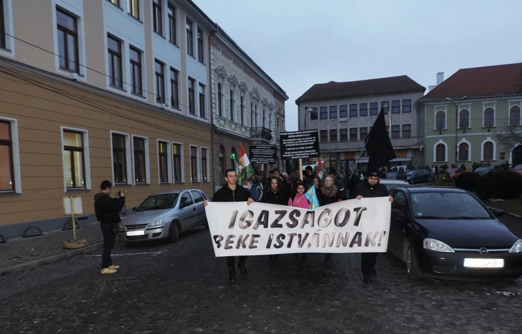 Az elítéltek szabadon bocsátásáért tüntettek Kézdivásárhelyen