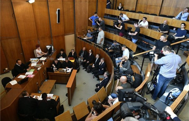 Megkezdődött a kémkedéssel vádolt Kovács Béla egykori jobbikos politikus büntetőpere