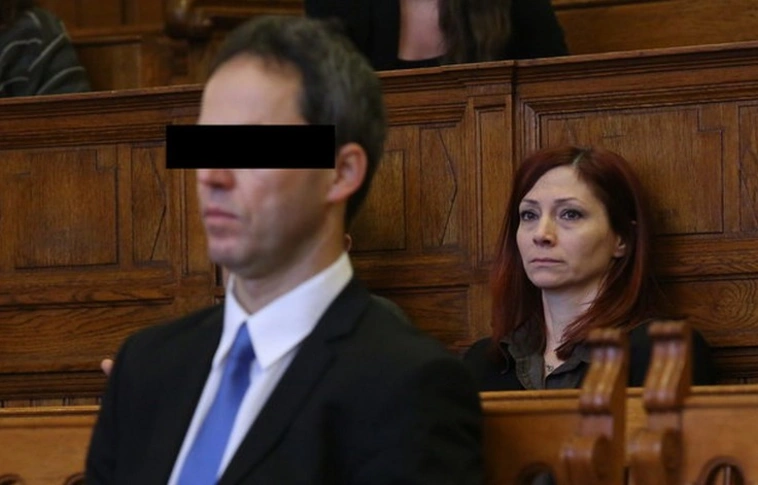 Tizenegy évre ítélte a volt barátnőjét lúggal leöntő orvost harmadfokon a Kúria