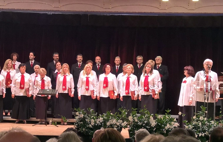 Meghatódtak Erdélyben a miskolci énekkartól