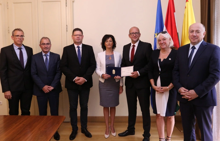 "A nagy legitimitás nagy felelősséget is jelent" Átvette képviselői megbízólevelét Nagy Ákos