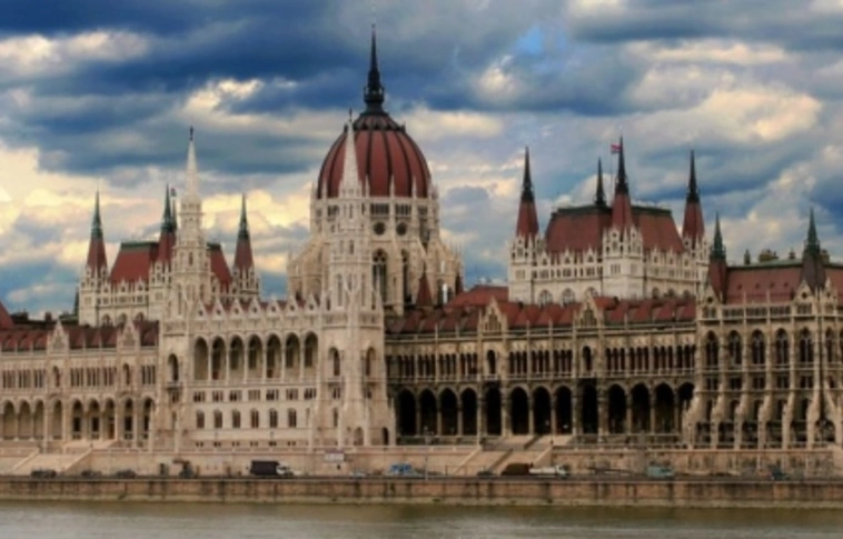 A honvédség létszámkeretének növeléséről szavaz a Ház