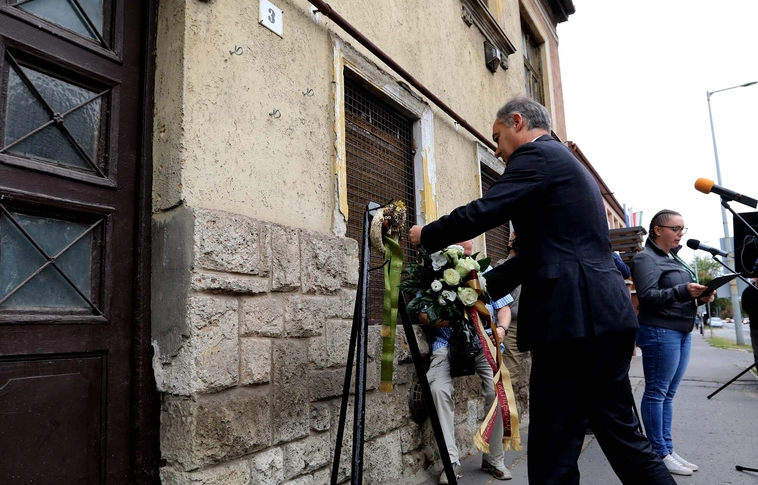 Örökre büszkék leszünk rá – megkoszorúzták Pressburger Imre emléktábláját