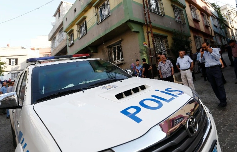 Mintegy 18 ezer török közalkalmazott veszítette el állását egy új rendelettel