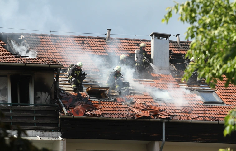 Eloltották a veszprémi irodatüzet