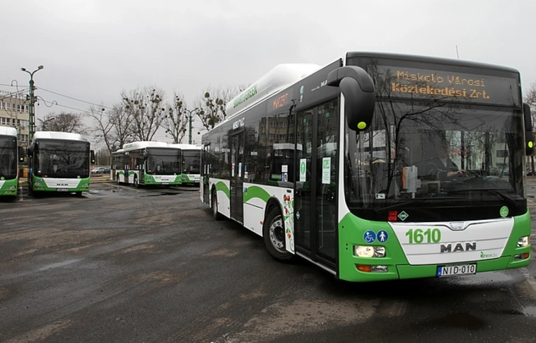 Ünnepek közötti közlekedés