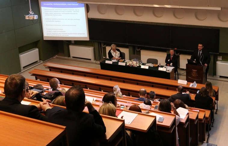 Büntetést kapott Csehországban hat, engedély nélkül működő külföldi egyetem