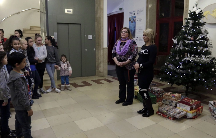 Csaknem száz cipősdoboznyi ajándék érkezett be a múzeumi gyűjtésre