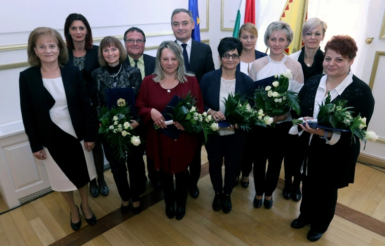 "Ősrégi a feladat, fiatal az ünnep!" Elismerések a szociális munka napján (Képgalériával!)