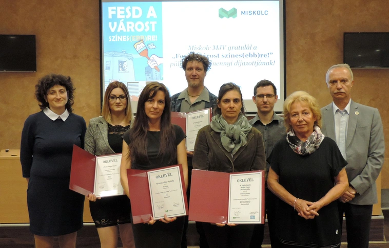 Színesebbre festik a várost - eredményhirdetés a városházán